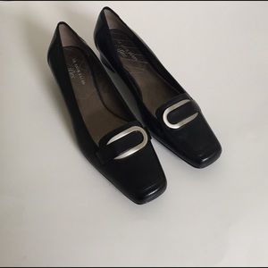 Anne Klein black pumps 8 1/2 M